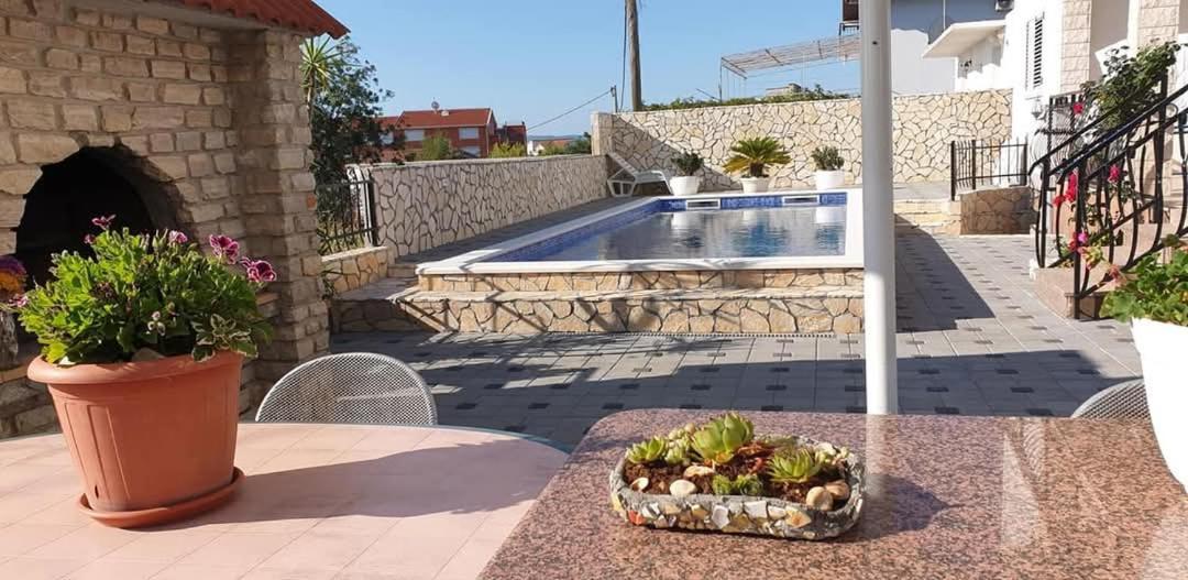 Apartments Slavica โตรกีร์ ภายนอก รูปภาพ